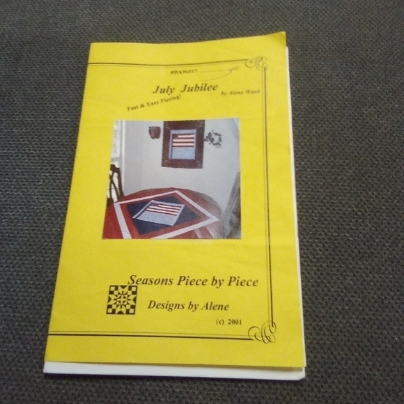 American Flag Table Topper, Wall Quilt, Full Size Quilt Sewing Pattern Quilting - Picture 1 of 2